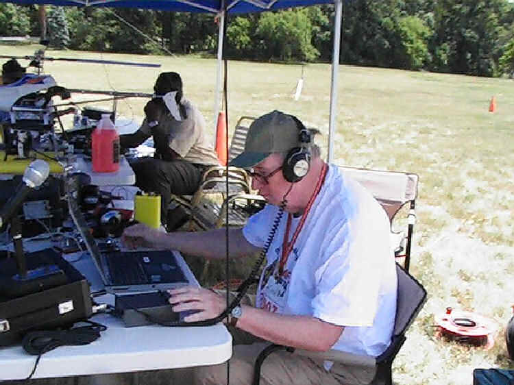Allan Hubbert/KH6ILR working 20M CW (in the background is Doug Lindsay/KB3HER getting ready to go aironautical